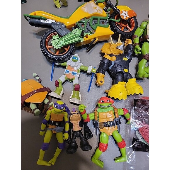Mixed lot Teenage Mutant Ninja Turtles TMNT Figures Accessories Parts lot - Picture 3 of 13